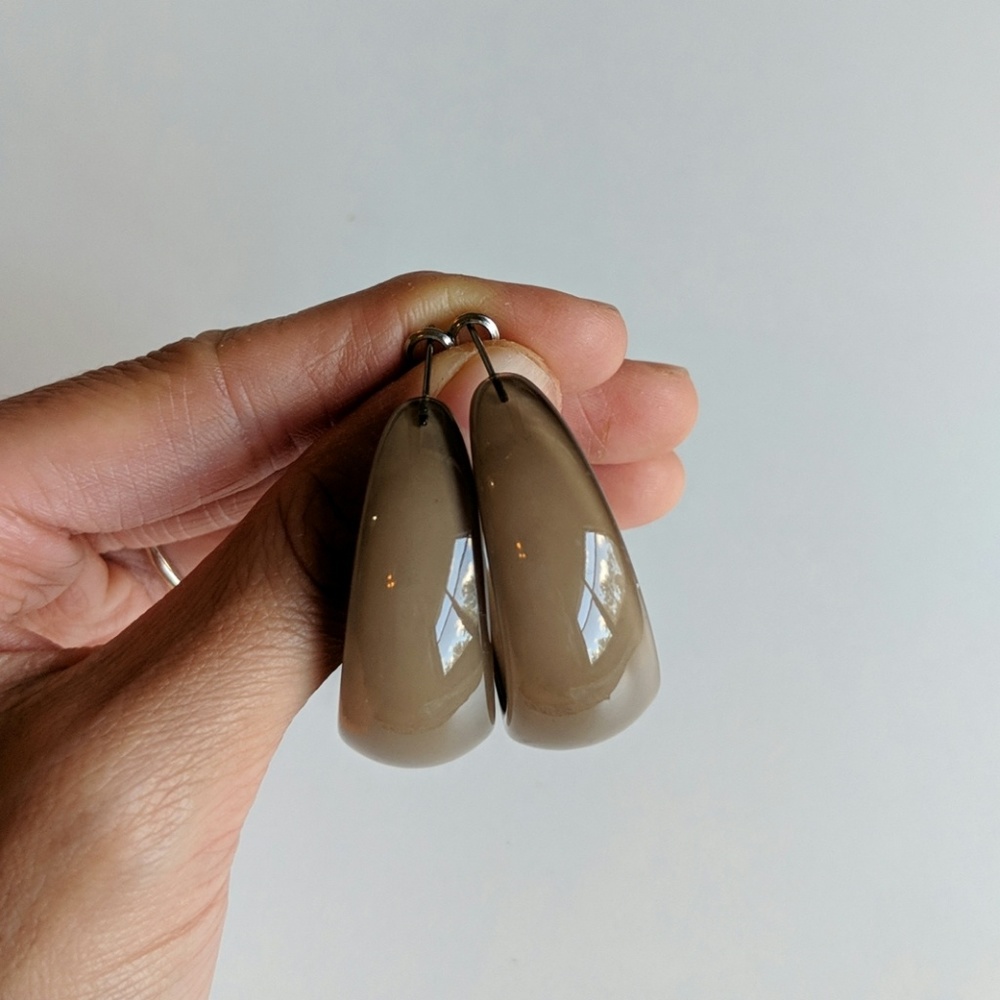 Taupe earrings